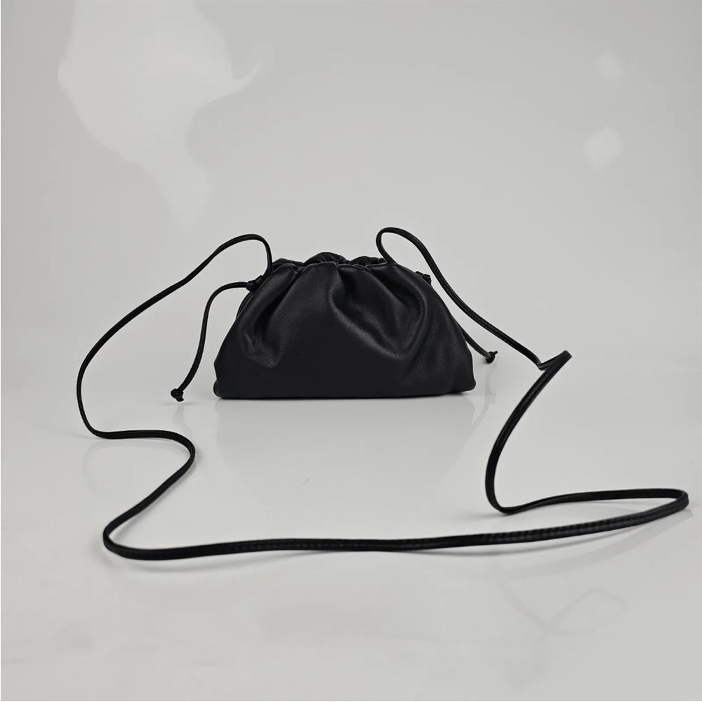 Bottega Veneta calfskin mini pouch bag with strap - Picture 3 of 12